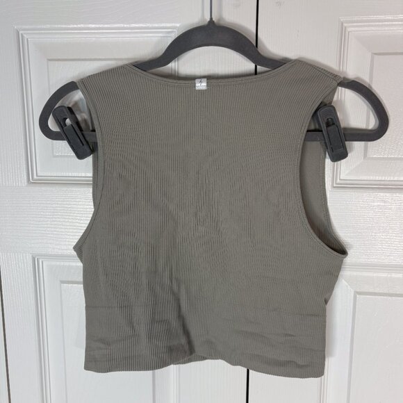 Alexander Jane Taupe Ribbed V-Neck Crop Tank Top 1X/2X — Plus Size Seamless - Picture 3 of 3